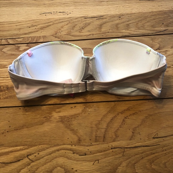 EUC!  VS bikini top w/ straps. - Picture 2 of 4